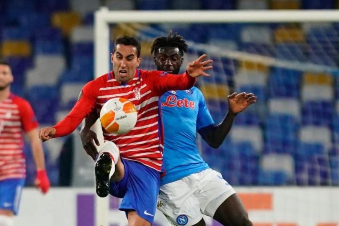 Adiós a una leyenda: el Granada no renueva a Ángel Montoro