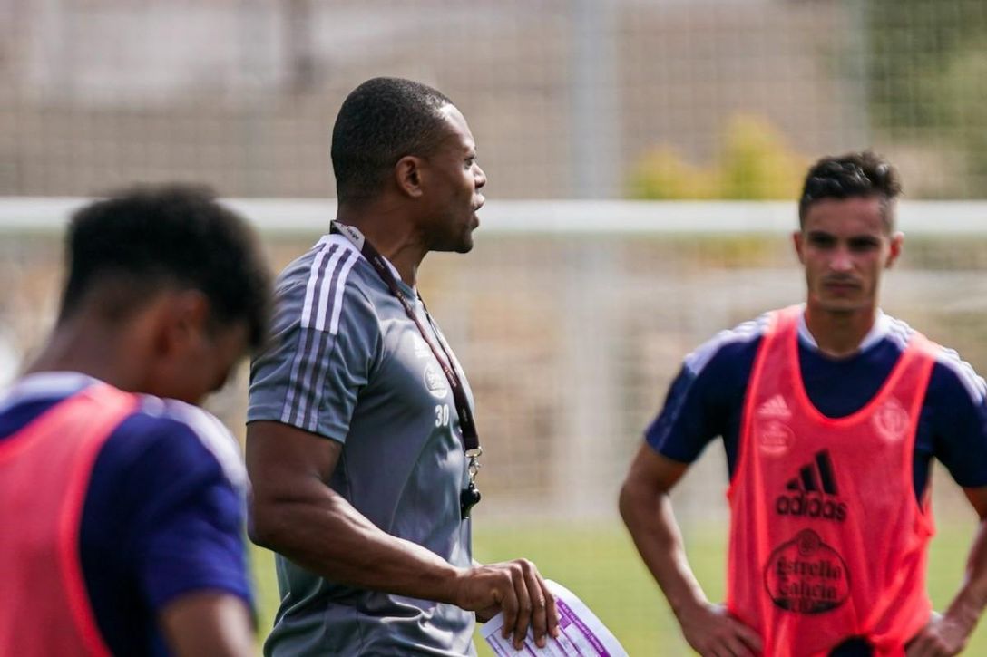 Ex de Málaga y Sevilla, aprendiz de Pellegrini, continuará curtiéndose en los banquillos antes de dar el salto a Primera División