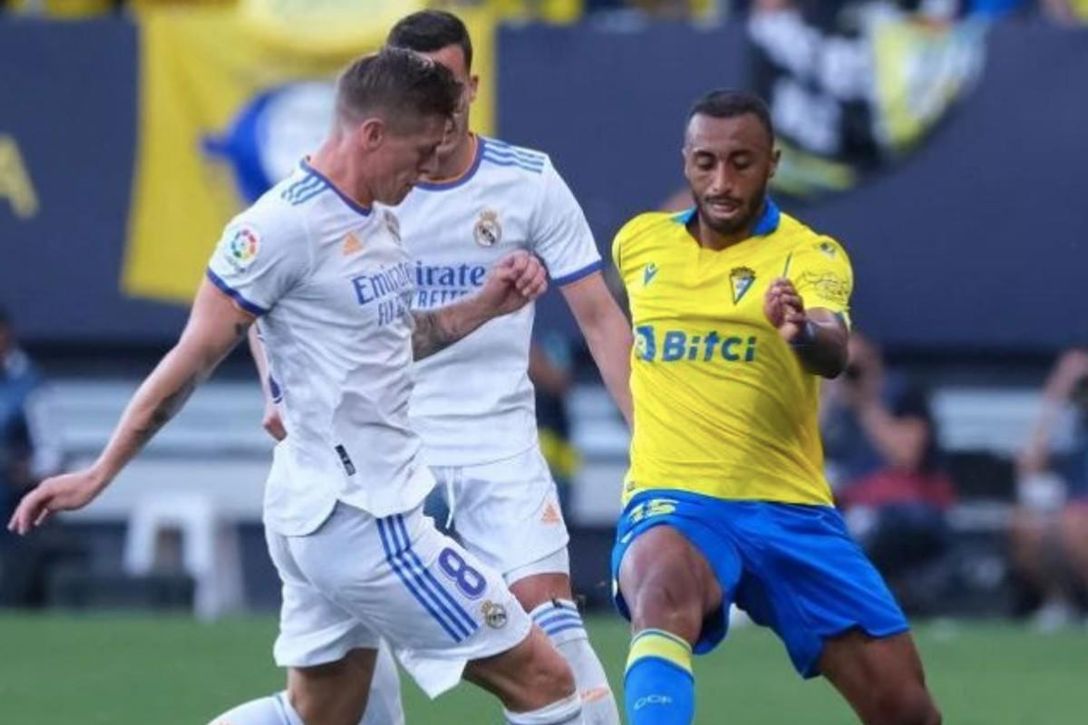 Akapo sigue esperando al Cádiz, y el Elche llama a su puerta...