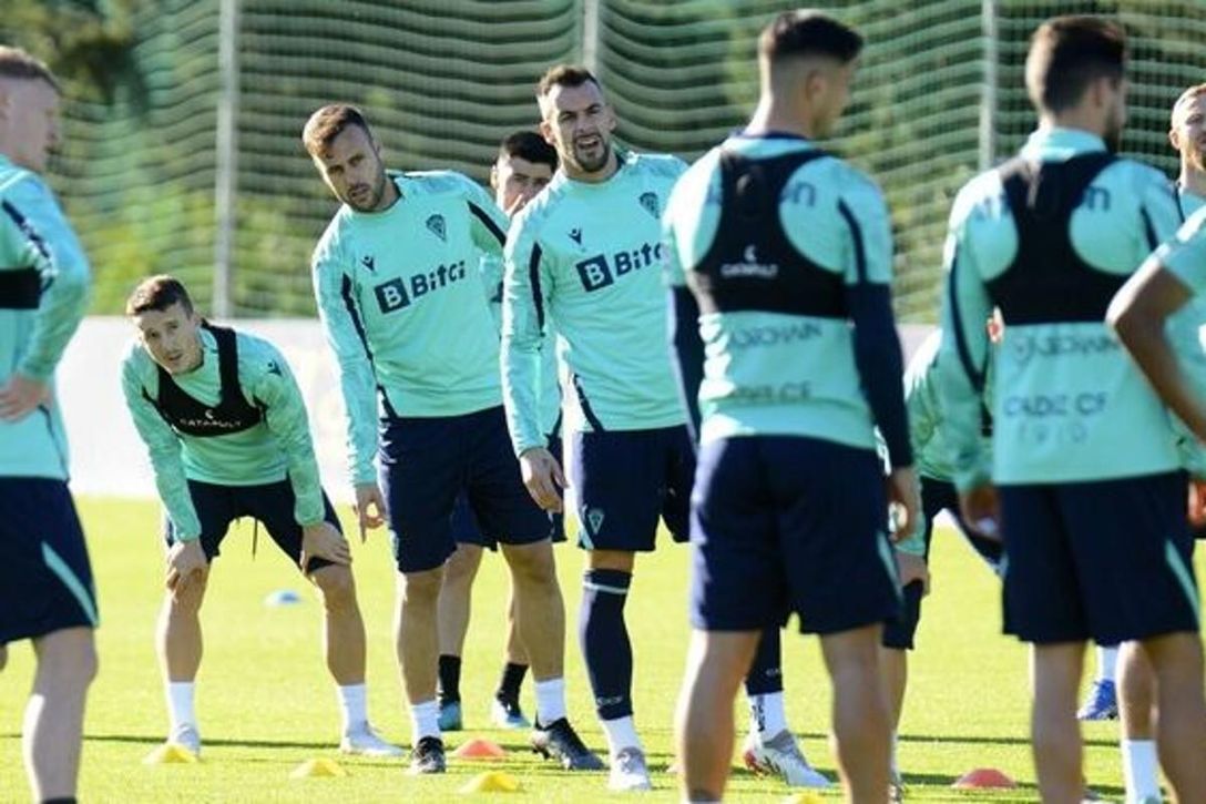 Los jugadores por los que el Cádiz espera sacar tajada este verano