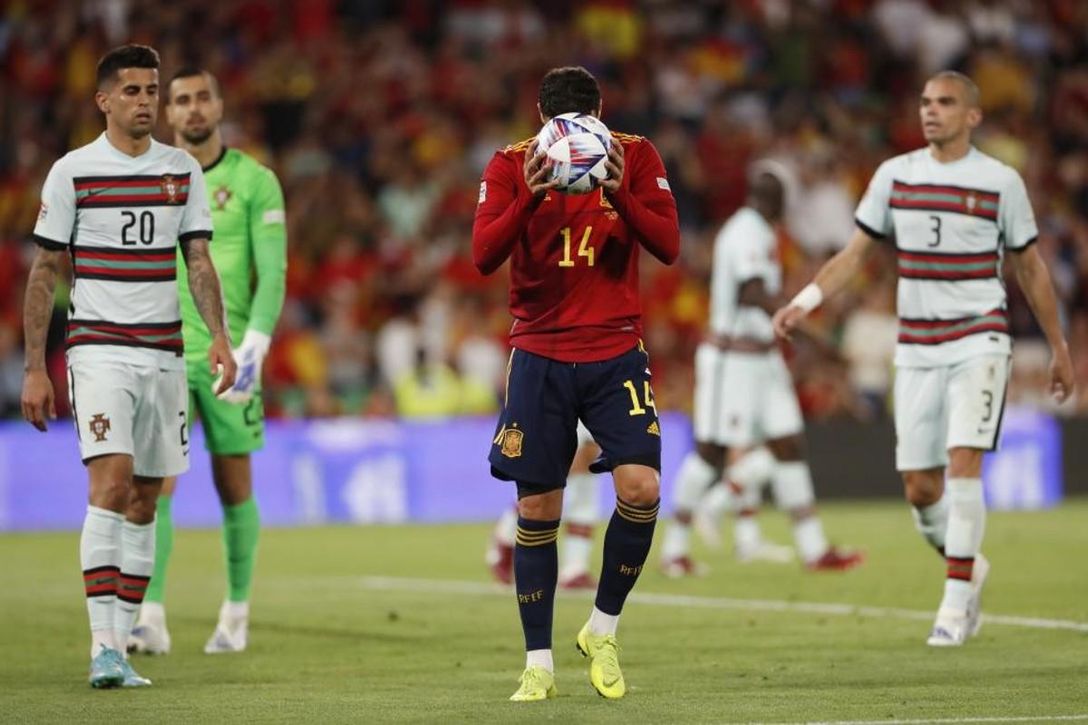 De confesar a sus compañeros que ficharía por el Sevilla a estar "bloqueado" por el mercado