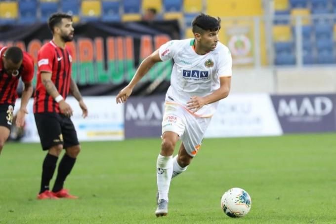 Oficial | Juanfran Moreno se convierte en el segundo fichaje del Málaga