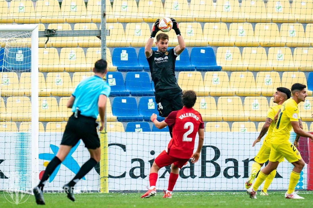 El Villarreal B renueva al portero Gianni Cassaro