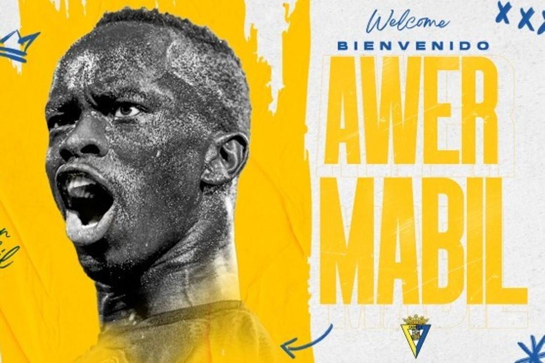 Oficial: Awer Mabil, primer fichaje del Cádiz