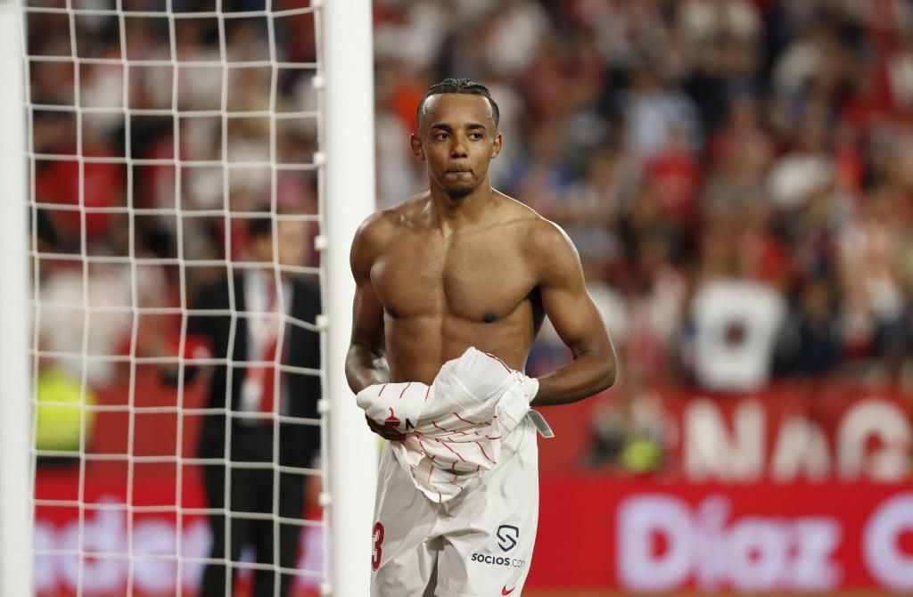 La camiseta de Koundé, un grito de 'al Barça ni agua' y Dembélé, Lenglet o Umtiti como llaves para 'abrir' al Sevilla