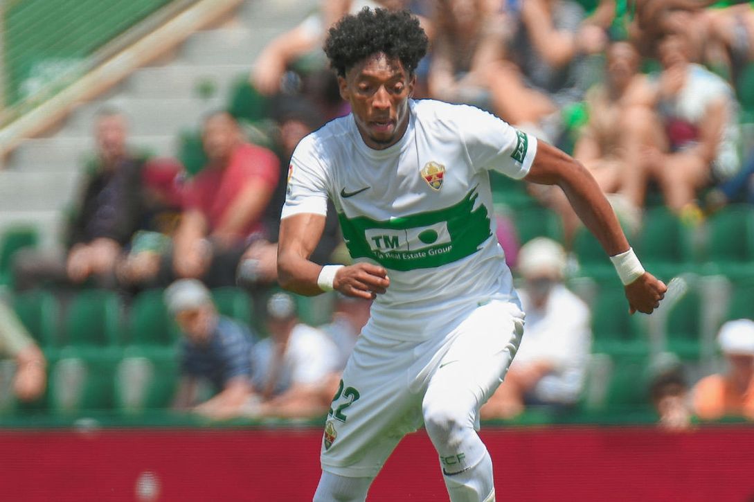 Con Atleti y Sevilla interesados en Johan Mojica, su entorno aclara su posible fichaje