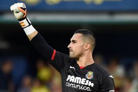 El deseado Sergio Asenjo baraja sus cartas