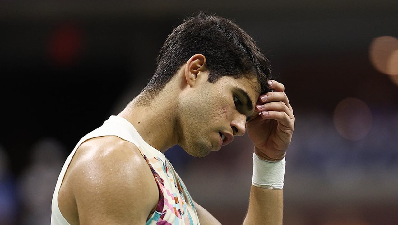 Alcaraz roza la épica en el US Open ante un gigante Medvedev