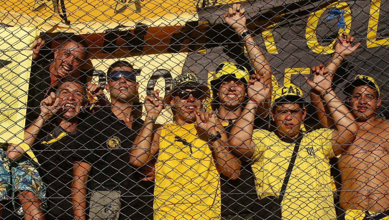 La violencia paraliza el fútbol uruguayo