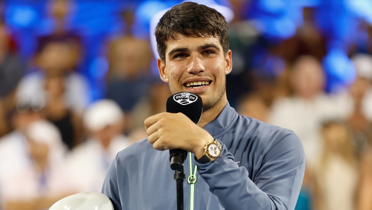 Carlos Alcaraz resiste el acelerón de Djokovic antes del US Open