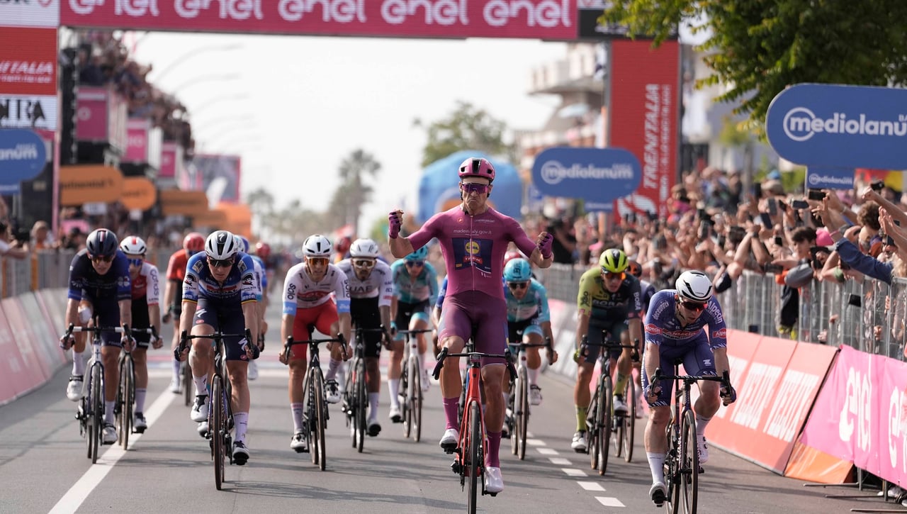 Milan vuelve a triunfar en un accidentado final con protagonismo del Movistar