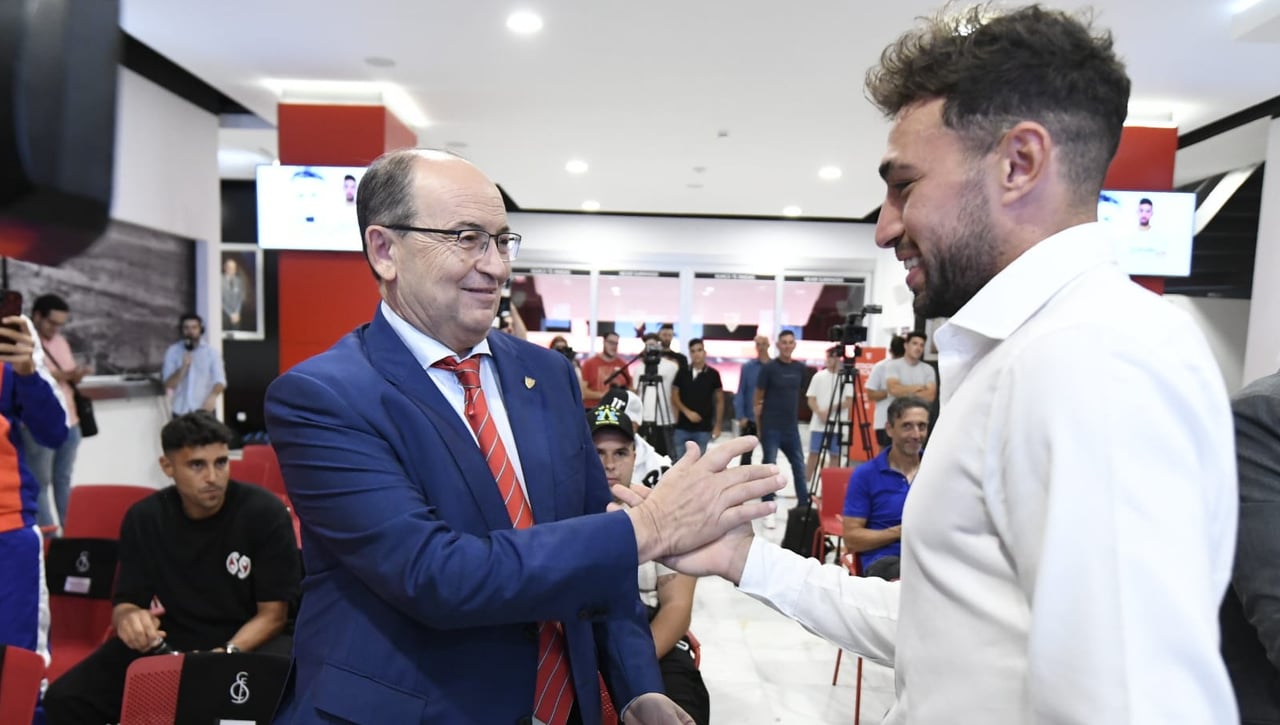 Munir 'borra' al Sevilla de su curriculum