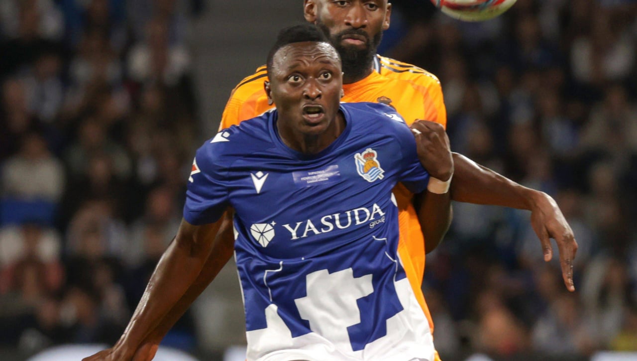 La Real Sociedad y los representantes de Umar Sadiq se reunirán