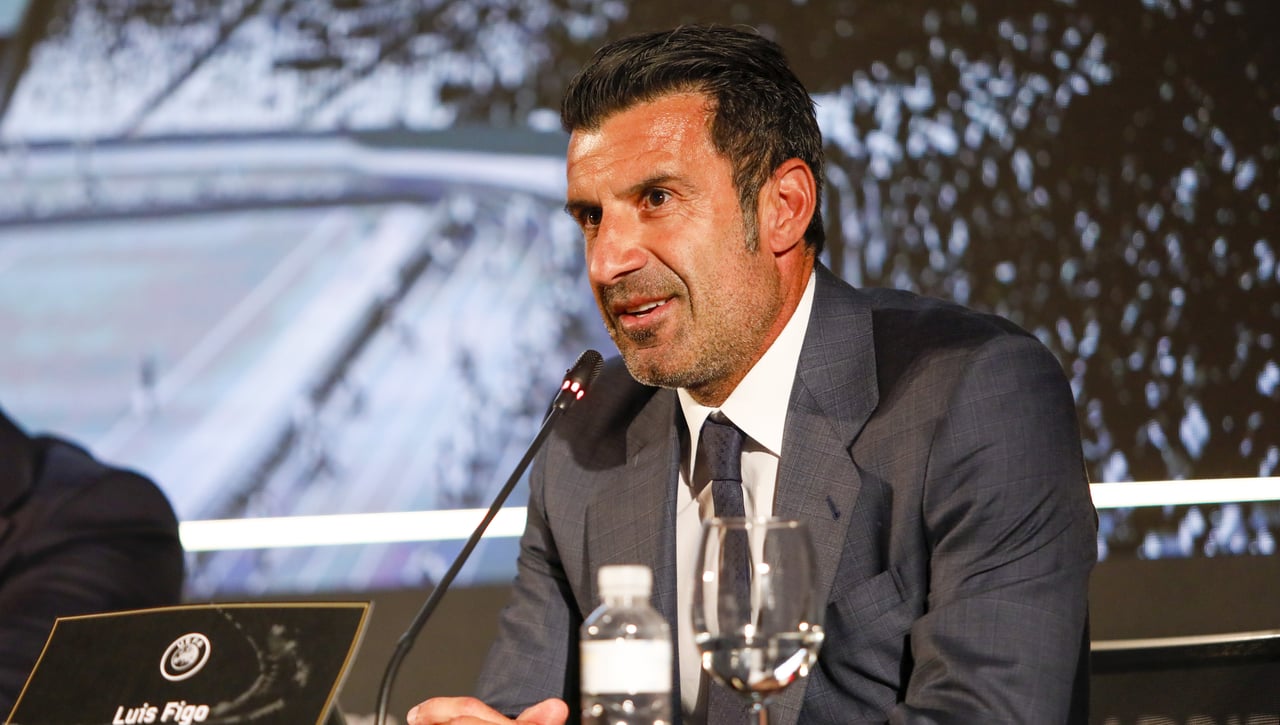 Figo, a golpes virtuales con Joan Baldoví