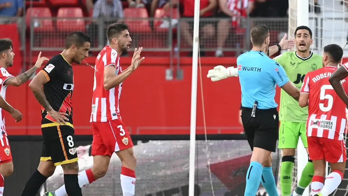 En Almería se sienten 'engañados' por el Betis y ya trabajan en una solución