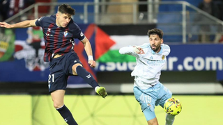 El Real Zaragoza y el Eibar, ejemplos de locura en LaLiga Hypermotion