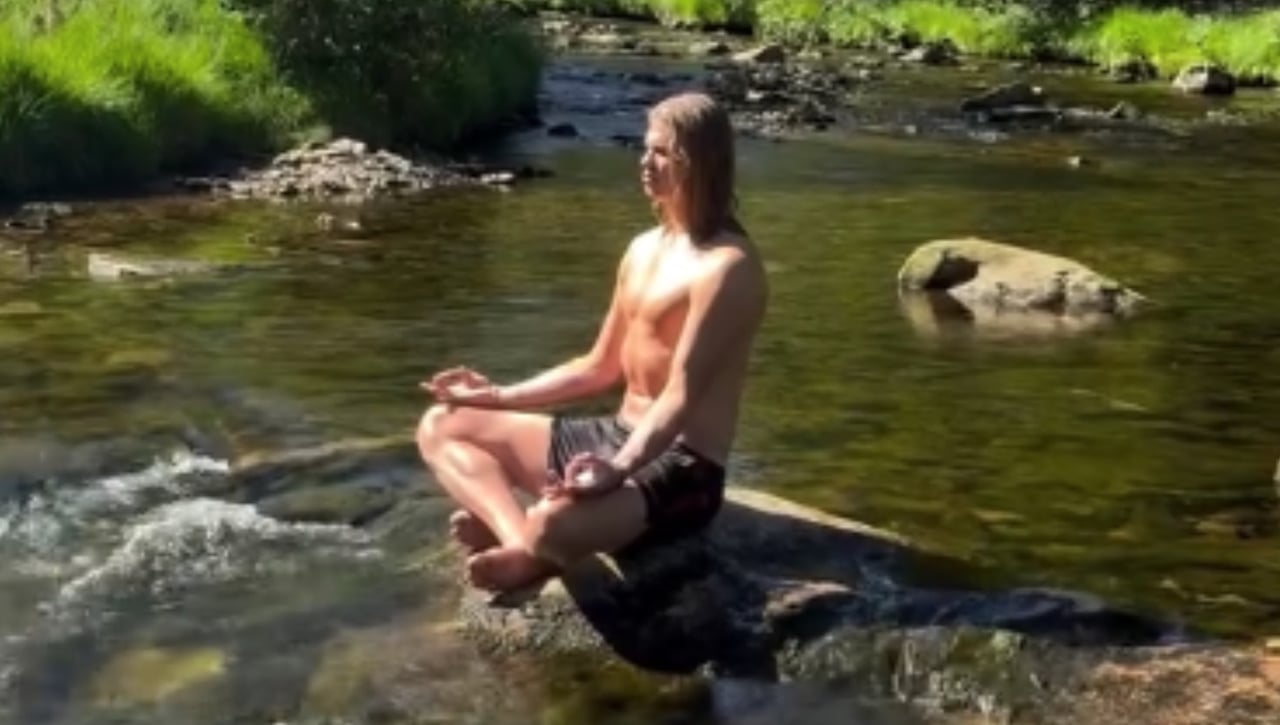 Haaland se prepara al estilo vikingo para enfrentarse a Cucurella