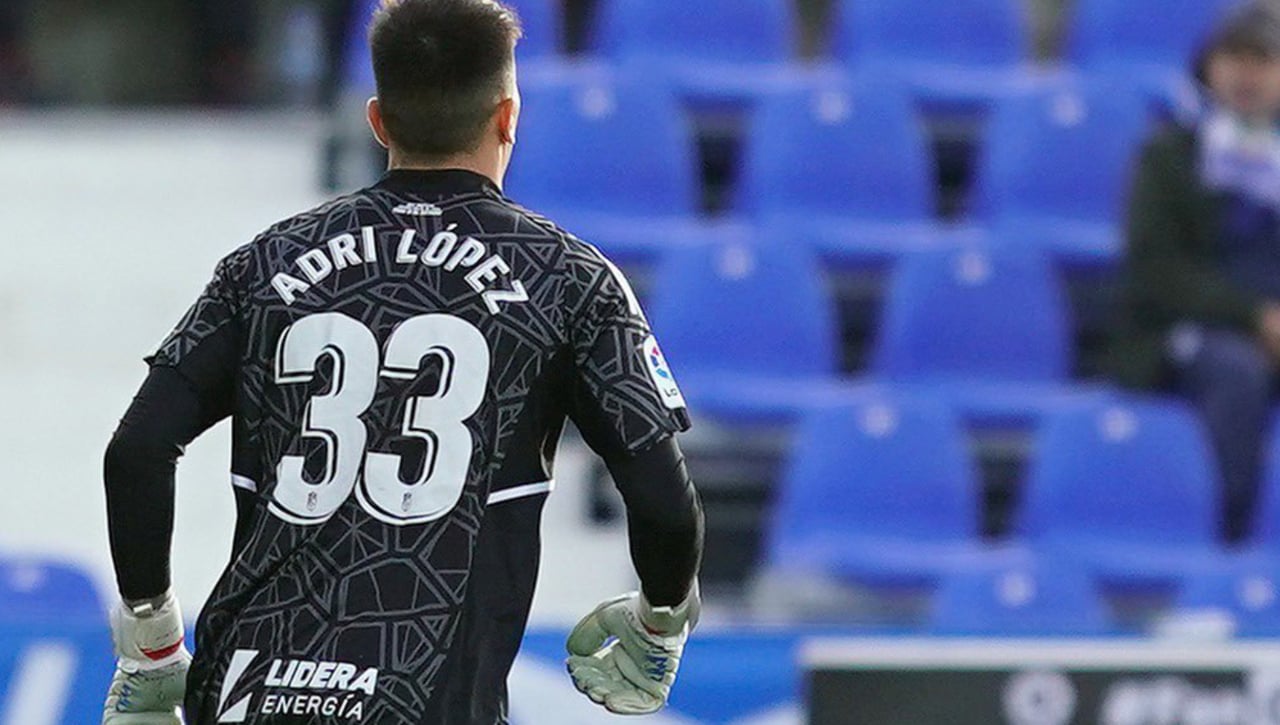 Un seguro en la portería del Granada