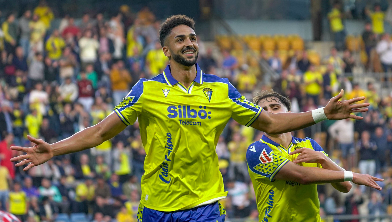 Chris Ramos saldría del Cádiz rumbo a Brasil para firmar por Botafogo