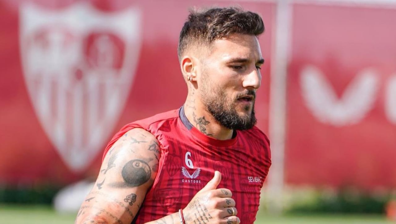 Una baja y dos canteranos en el entrenamiento del Sevilla