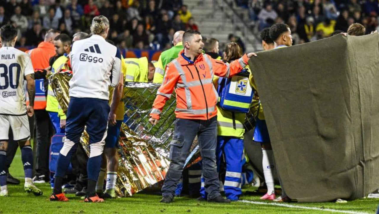 Susto en la Eredivisie: Tuvieron que reanimar al portero tras un fuerte golpe
