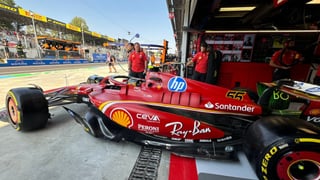 Bandera roja para empezar con Carlos Sainz en la trifulca