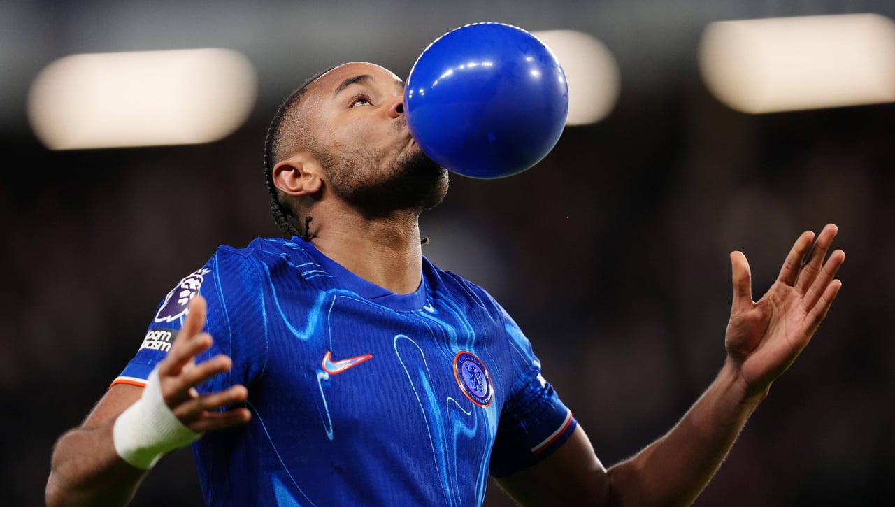 Así queda la clasificación de la Premier League, tras el triunfo del Chelsea y la derrota del Aston Villa en la jornada 27 de la Liga inglesa