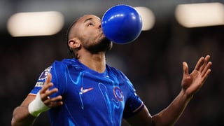 Así queda la clasificación de la Premier League, tras el triunfo del Chelsea y la derrota del Aston Villa en la jornada 27 de la Liga inglesa