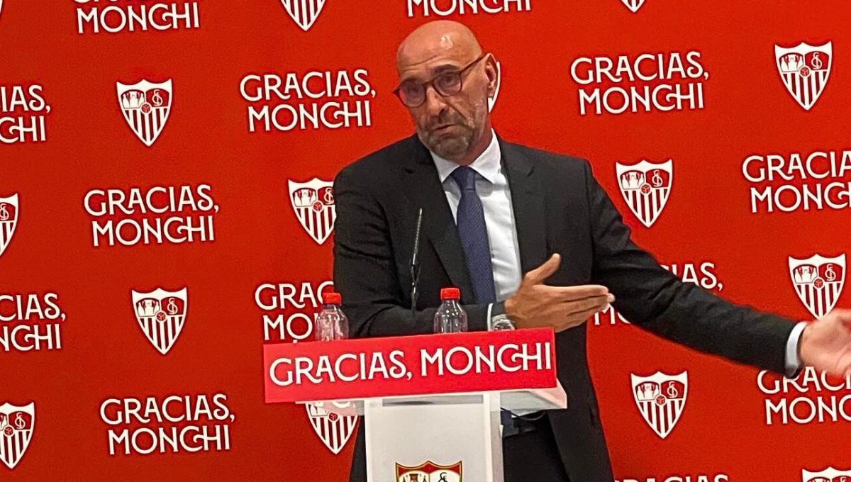 Monchi se cruza con el Betis