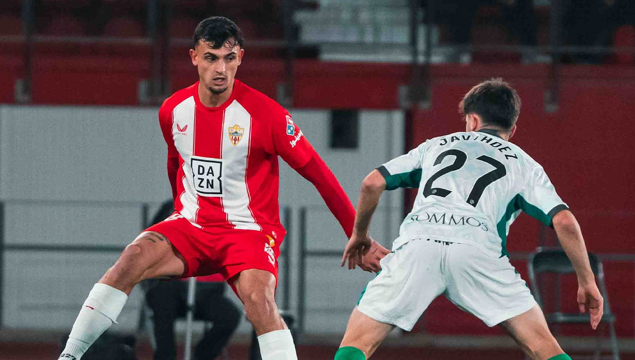 Así queda la clasificación de LaLiga Hypermotion, tras el pinchazo del Almería y el triunfo del Racing de Santander en la jornada 23 de Segunda división