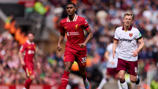 Así queda la clasificación de la Premier League con las victoria del Liverpool y el empate del Arsenal