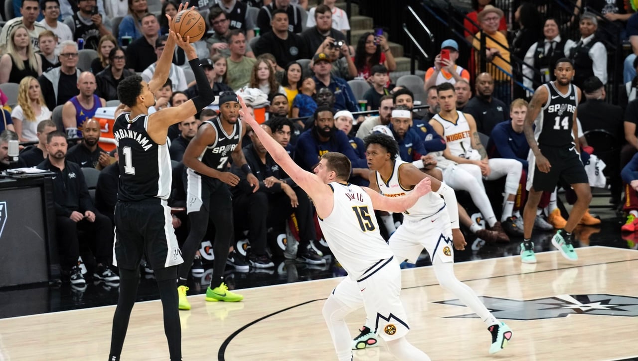 Wembanyama pone patas arriba la NBA