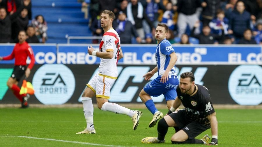 Alavés 1-0 Rayo Vallecano: La fiesta de Mendizorroza enciende las alarmas en Vallecas 