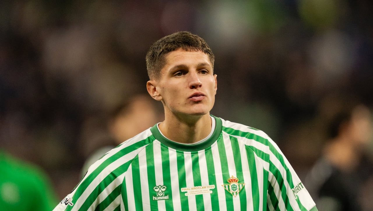 Dos campeones de Europa tocan la puerta al Betis por Altimira