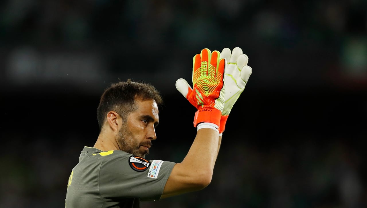 Claudio Bravo ve frustrado su deseo de volver a Chile