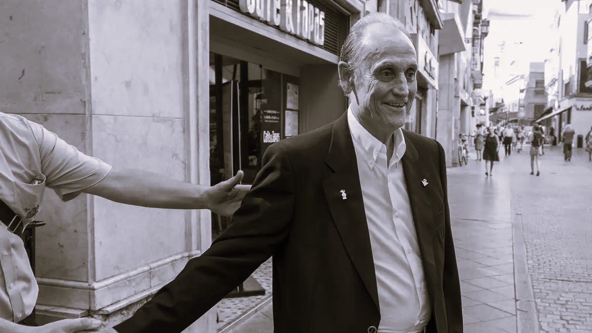 Betis, Sevilla, Del Nido... las muestras de afecto tras el fallecimiento de Lopera