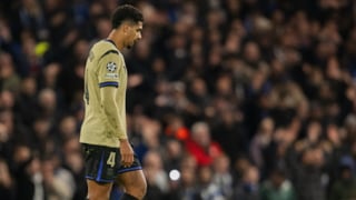 Araujo vuelve a la Ciutat Esportiva mientras Deco se reúne con sus agentes