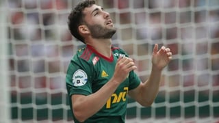 Critica al Sevilla por no ficharle este verano