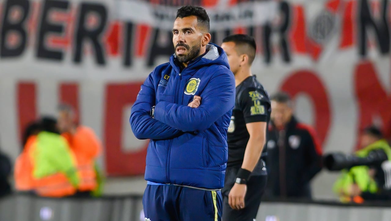 Carlos Tévez se fija en el Sporting del Gijón