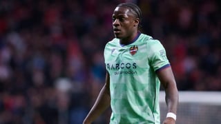 Etta Eyong hace saltar ya las alarmas en el Levante y el Barcelona toma una decisión