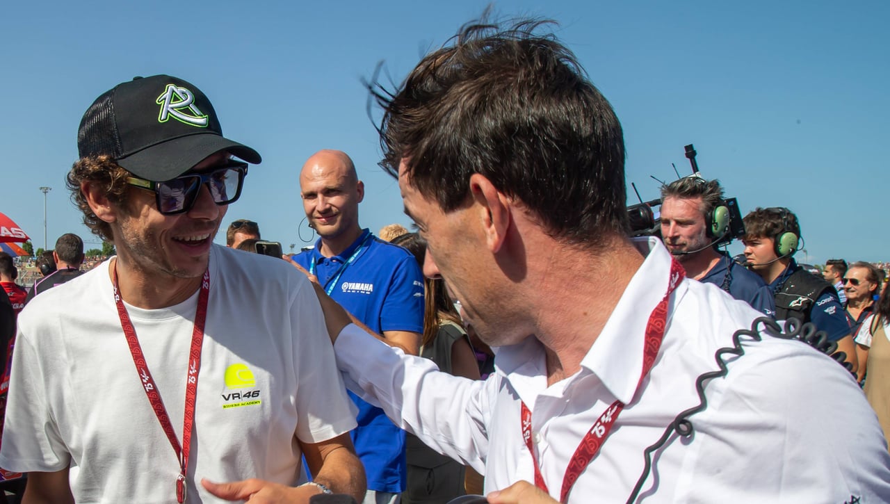 Valentino Rossi recibe una puñalada trapera de Yamaha