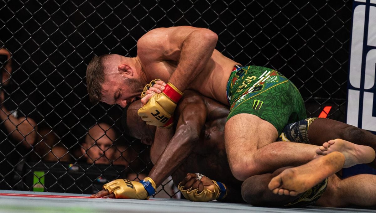 Dricus du Plessis finaliza a lo grande la pelea del año en el UFC 305