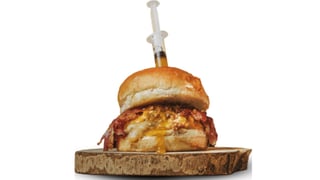 Polémica en redes por una hamburguesa sevillana con sabor a Dalsy, el jarabe de muchas infancias 