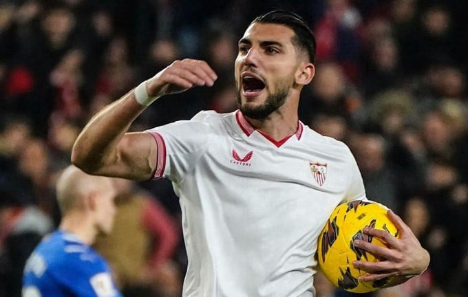 Aviso de Luis de la Fuente a Rafa Mir por su situación en el Sevilla