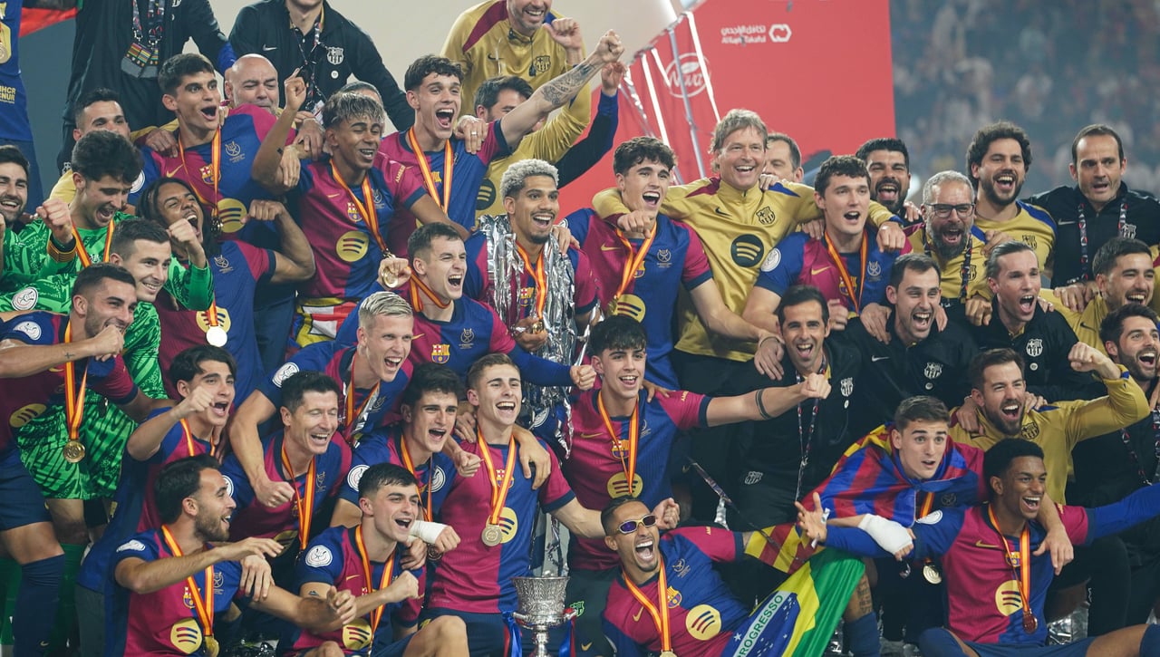 Plantilla del FC Barcelona en la temporada 2024/2025. Todos los jugadores y entrenador del equipo blaugrana