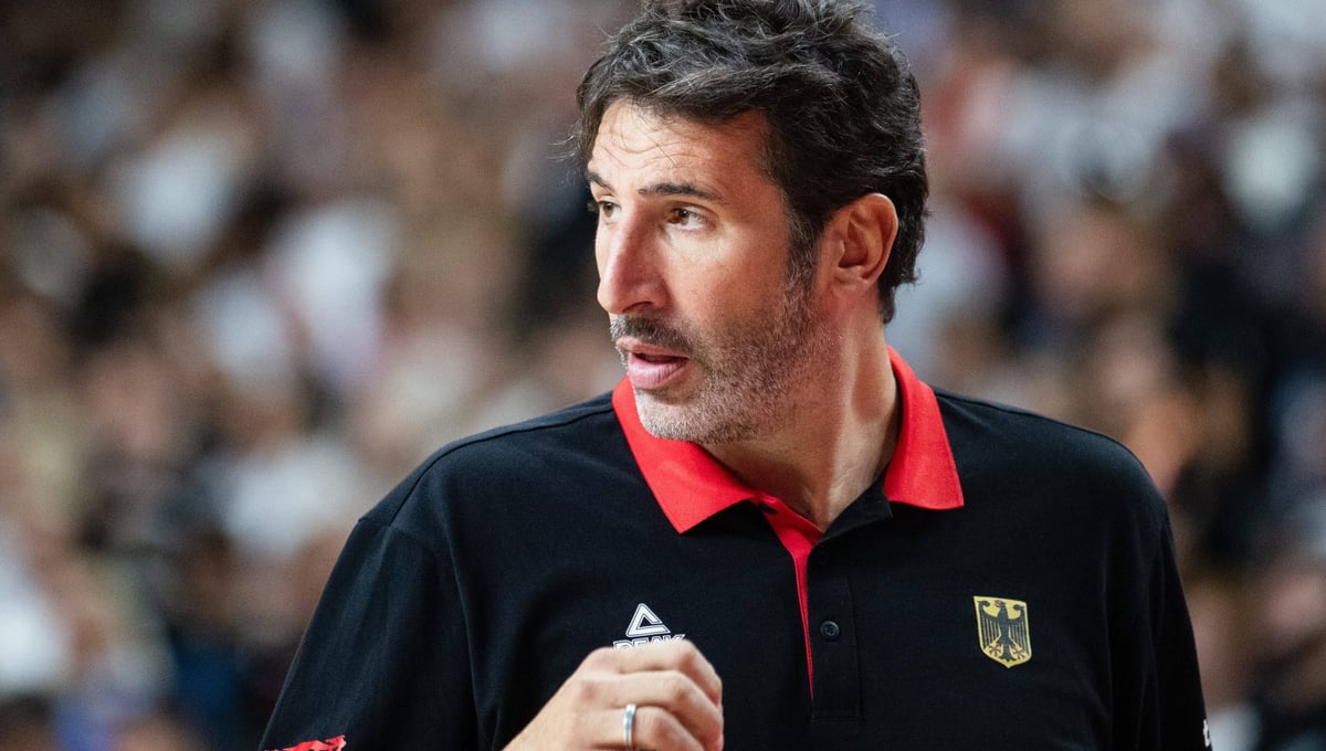 Álex Mumbrú comunica su renuncia