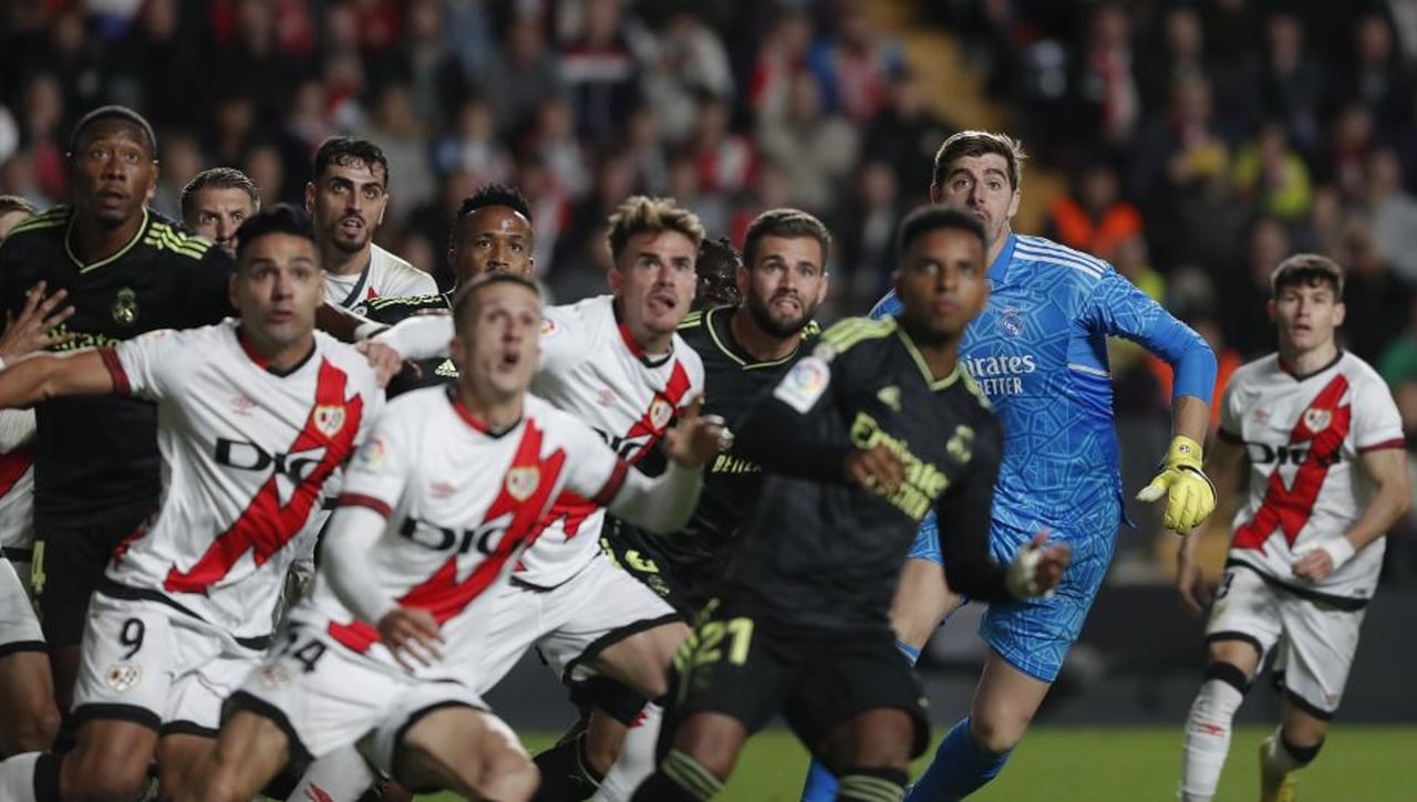 El Real Madrid pierde el liderato de LaLiga y Courtois vuelve a rajar