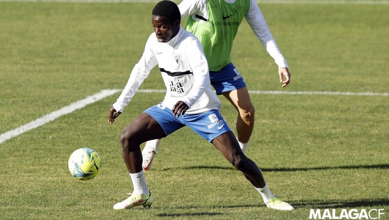 Más problemas para el Málaga, Fomba se va