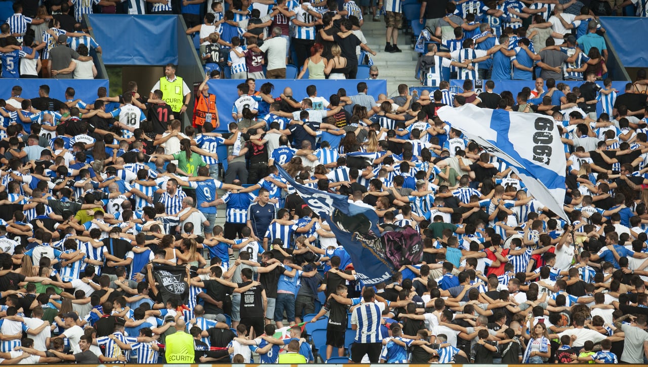 LaLiga denuncia un perturbador cántico en el Real Sociedad - Villarreal: "Con una bomba todo aquello volaría"