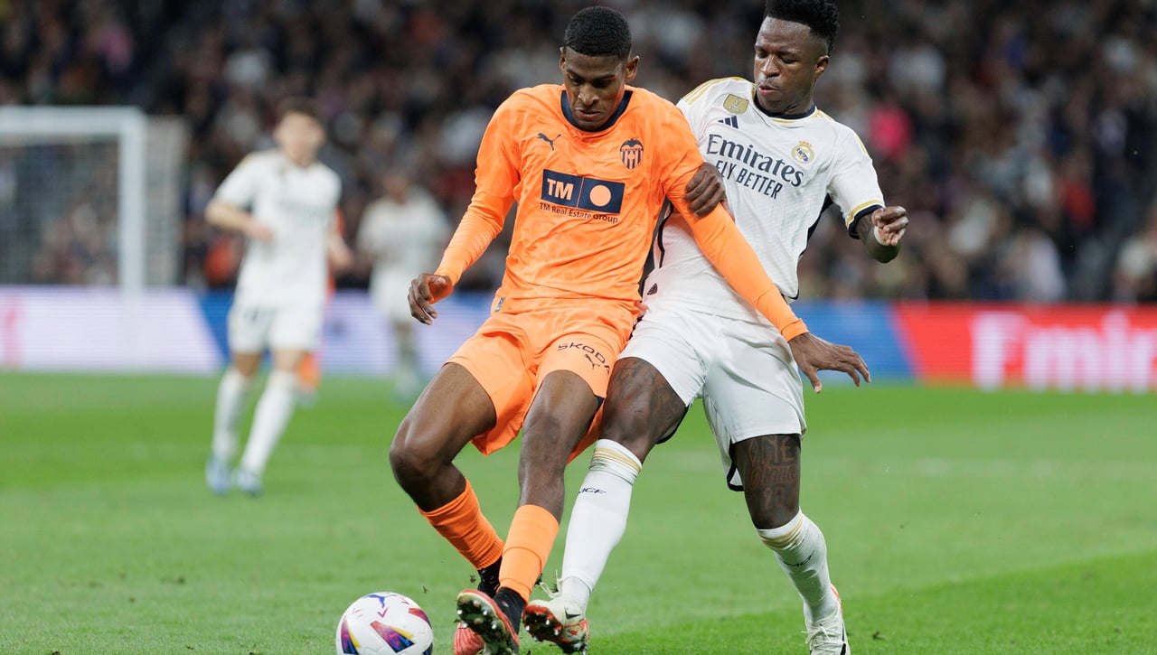 Todos quieren a Mosquera fuera del Valencia